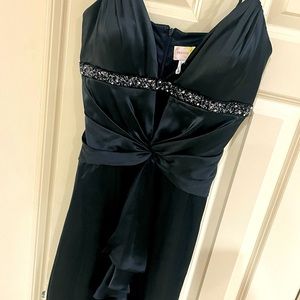 Black Silk Formal Gown Dress Size 10, Plunge - Ball, Gala, Mardi Gras, Prom